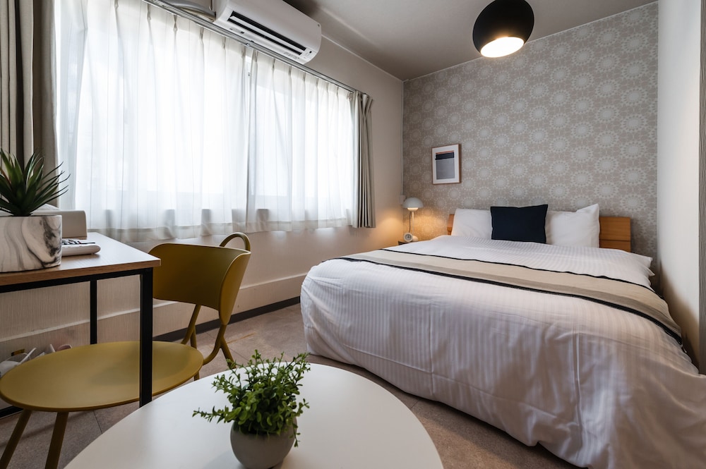 ダブルルーム (シャワー/トイレ付) エレベーターなし 2-3階 禁煙 客室6 | HALE HOTEL