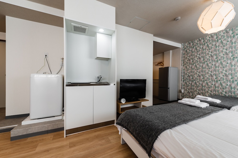 ツインルーム (キッチン/シャワー/トイレ付) エレベーターなし 205室 禁煙 専用キッチン1 | HALE HOTEL