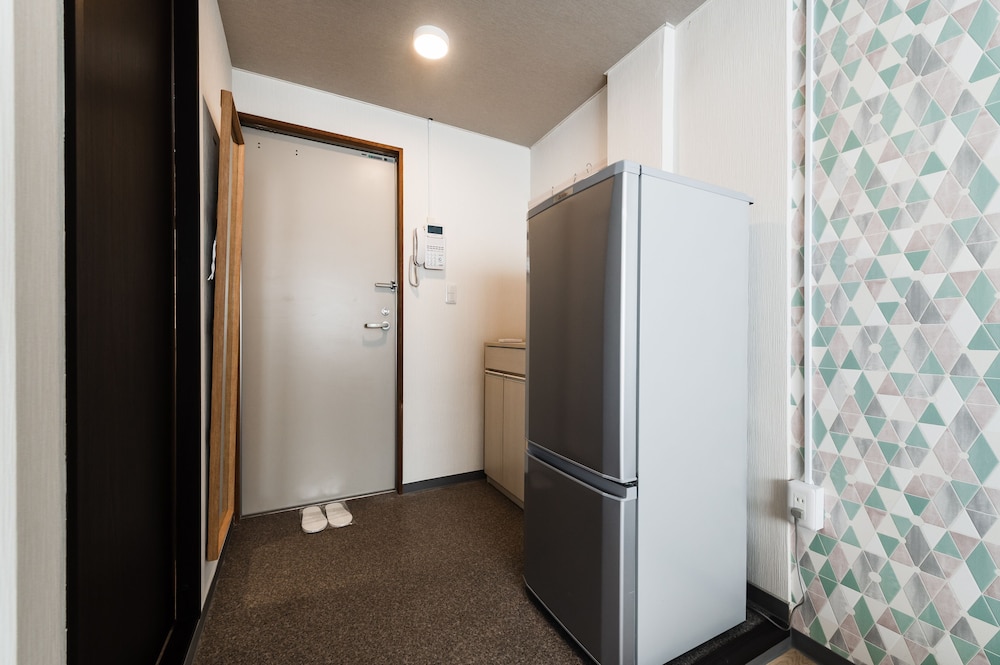 ツインルーム (キッチン/シャワー/トイレ付) エレベーターなし 205室 禁煙 客室7 | HALE HOTEL