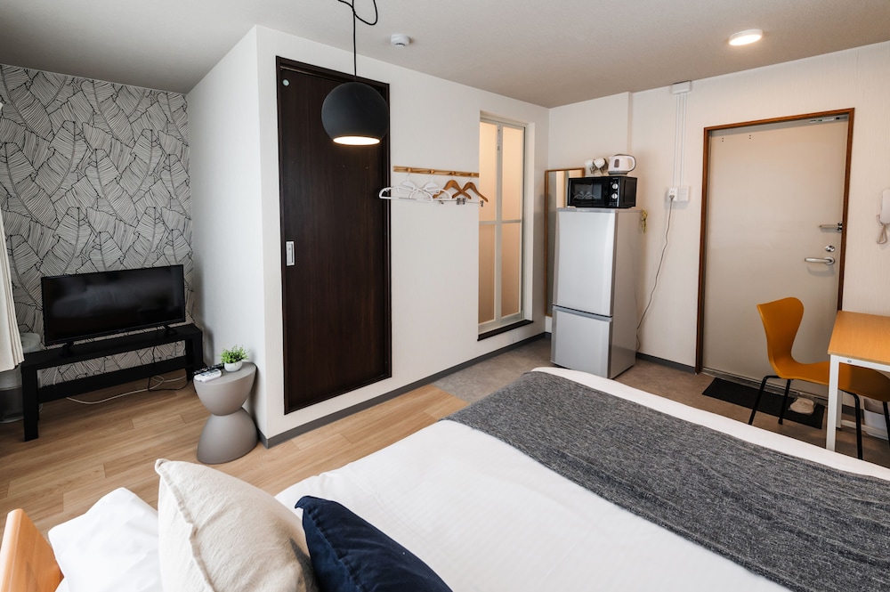 ダブルルーム (シャワー/トイレ付) エレベーターなし 2-3階 禁煙 客室22 | HALE HOTEL