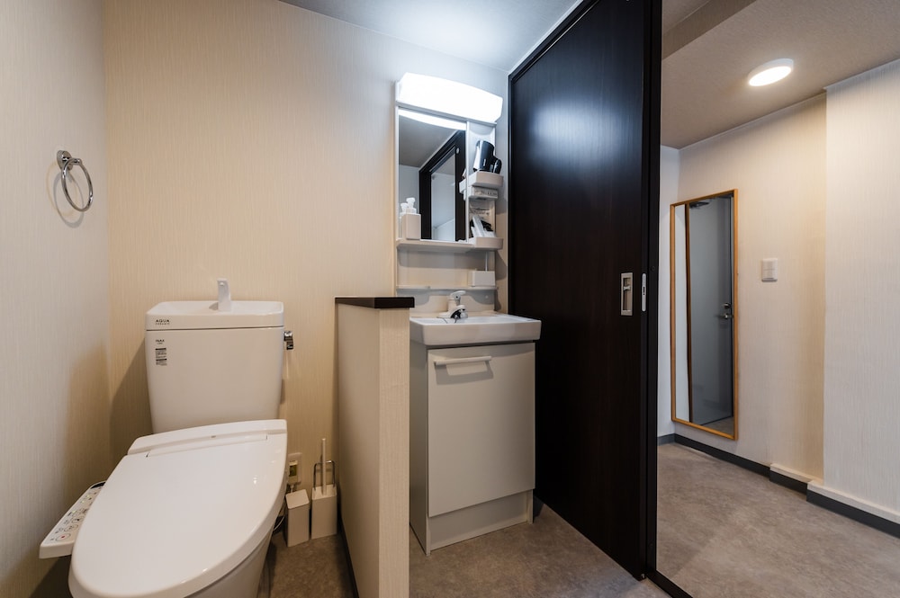 セミダブルツイン (キッチン/シャワー/トイレ付)エレベーターなし 207室 禁煙 バスルーム0 | HALE HOTEL