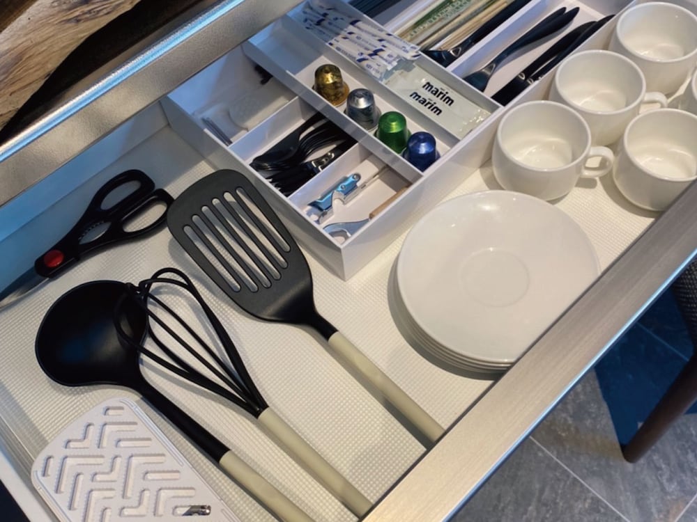 ヴィラ 専用キッチン1 | LAVA SAUNA & VILLA