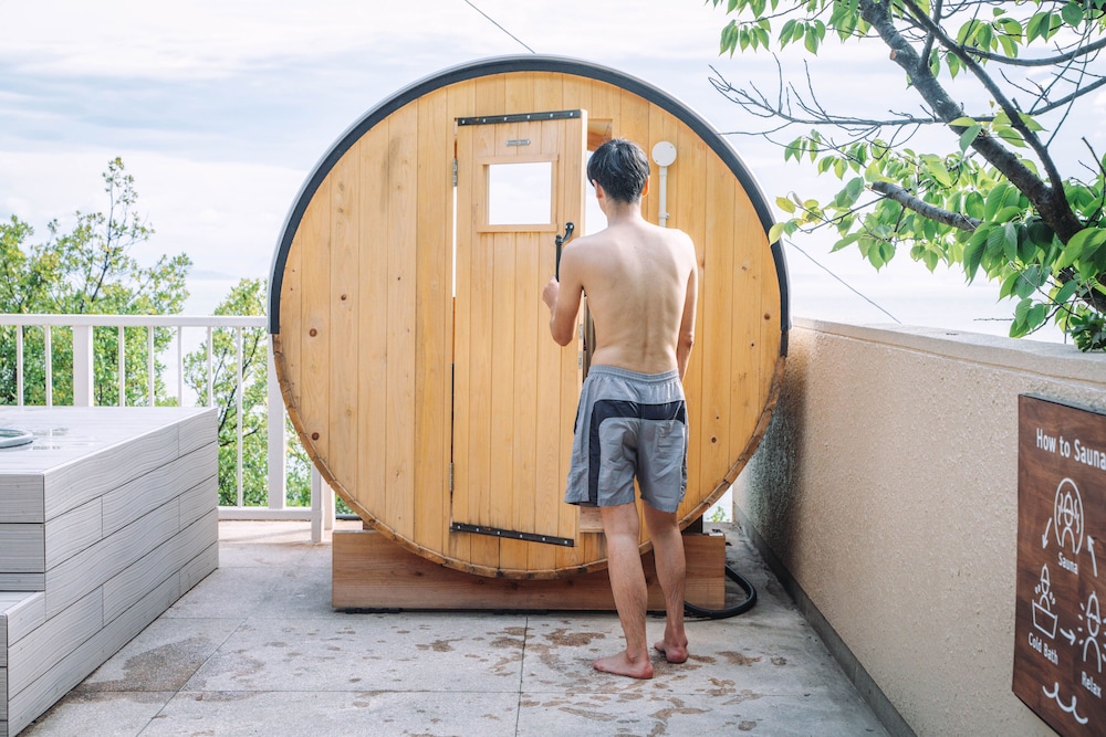 サウナ1 | てんとうみ 渋川海岸グランピング