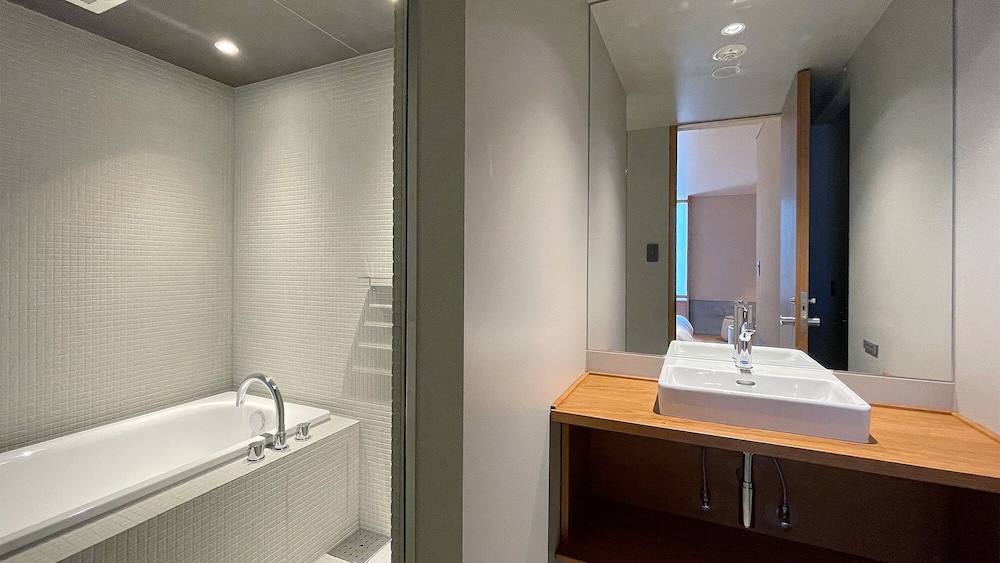 デラックス ツインルーム 禁煙 バスルーム1 | 鎌倉青山