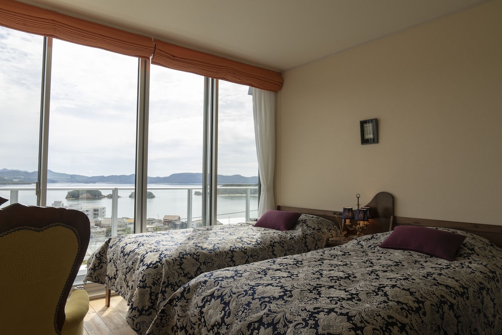 202 瞳 (HITOMI) 禁煙 客室1 | ラ·クラッセエンジェルロードWEST