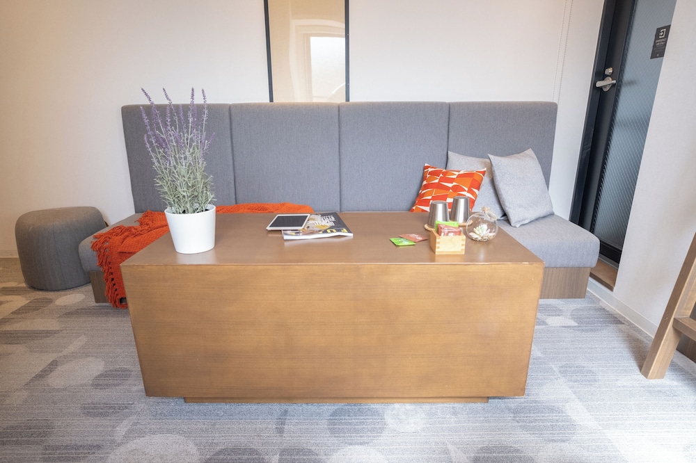 シグネチャーグループ 禁煙 客室8 | ORI 六角