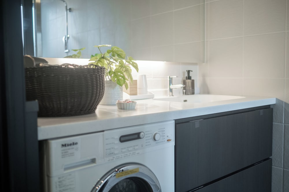 テラスツインスイート 禁煙 バスルーム1 | ORI 六角