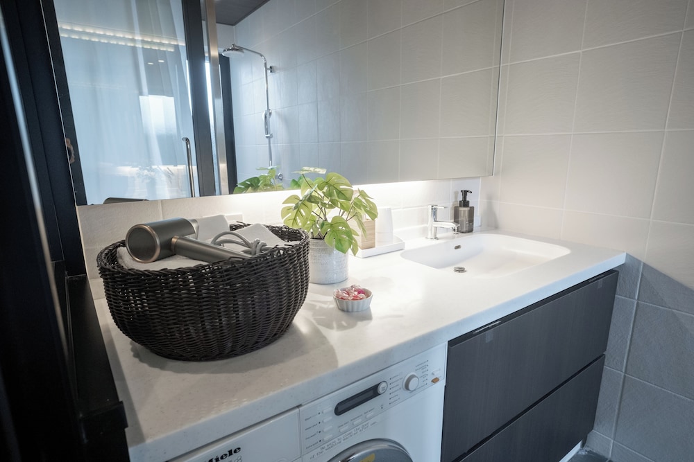 テラスツインスイート 禁煙 バスルーム0 | ORI 六角