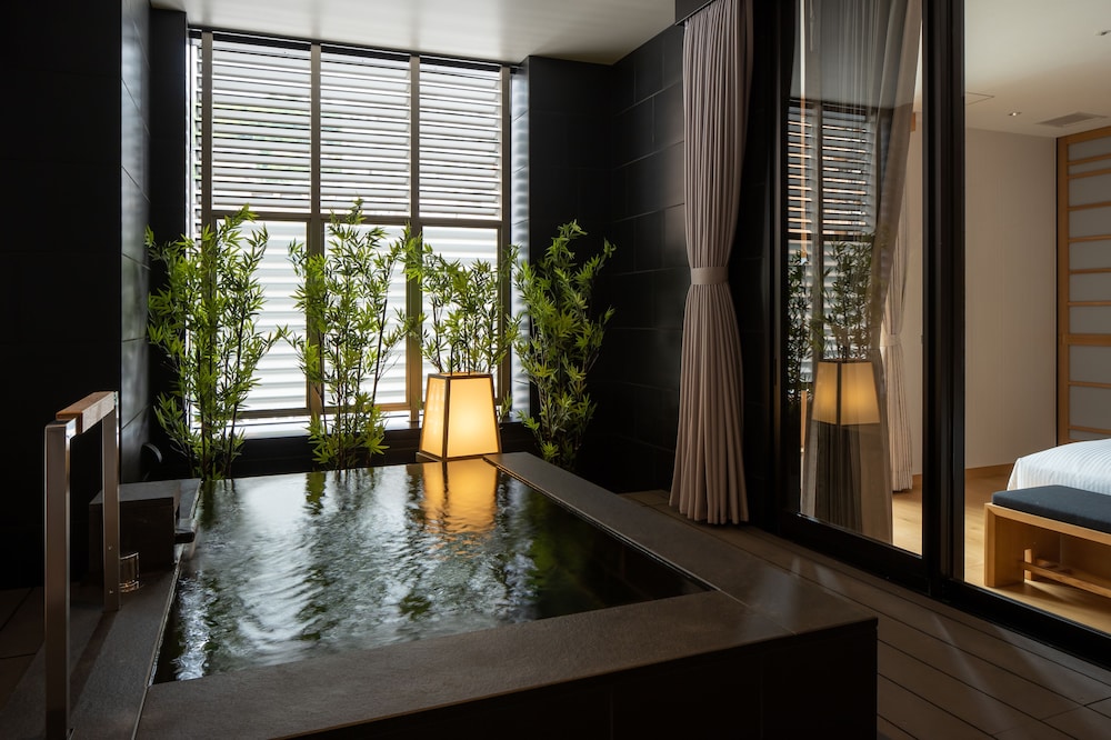 スイートヒルサイド ''TERRACE BATH'' 室礼 禁煙 | 熱海パールスターホテル