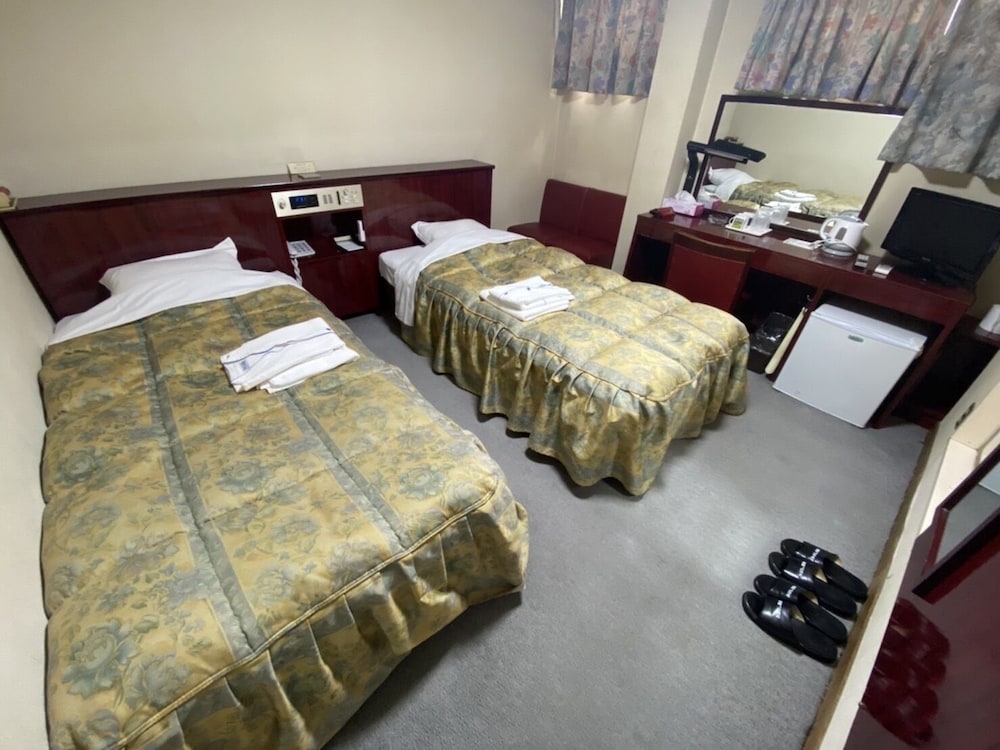 ビジネス ツインルーム シングルベッド 2 台 禁煙 浴槽 | ビジネスホテル ナイスイン三原