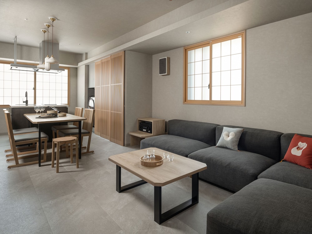 プレミアム2ベッドルームスイート 客室1 | MIMARU SUITES 東京浅草