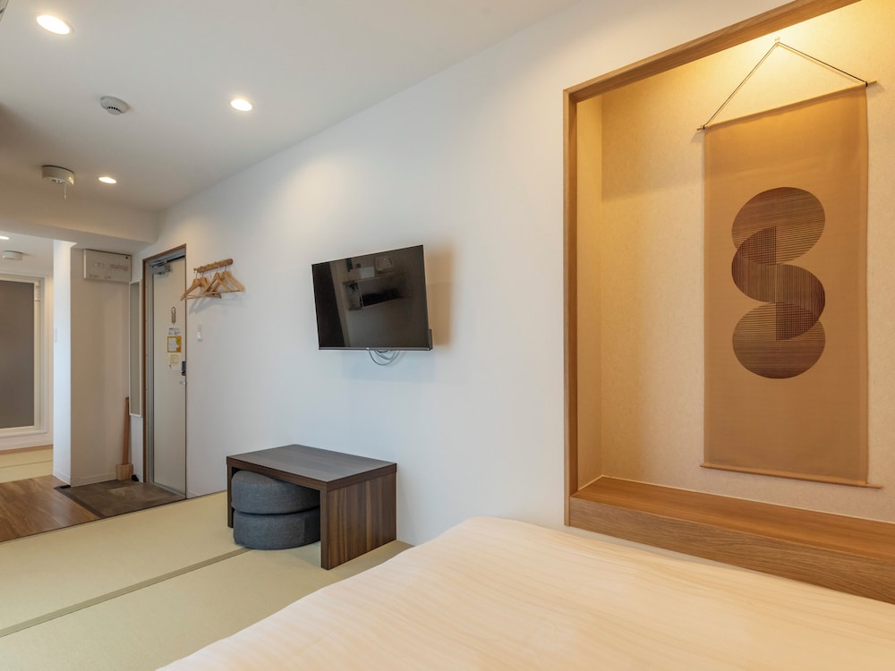 和風クワドラプルルーム ダブルベッド 2 台 客室11 | 大阪えびすホテル
