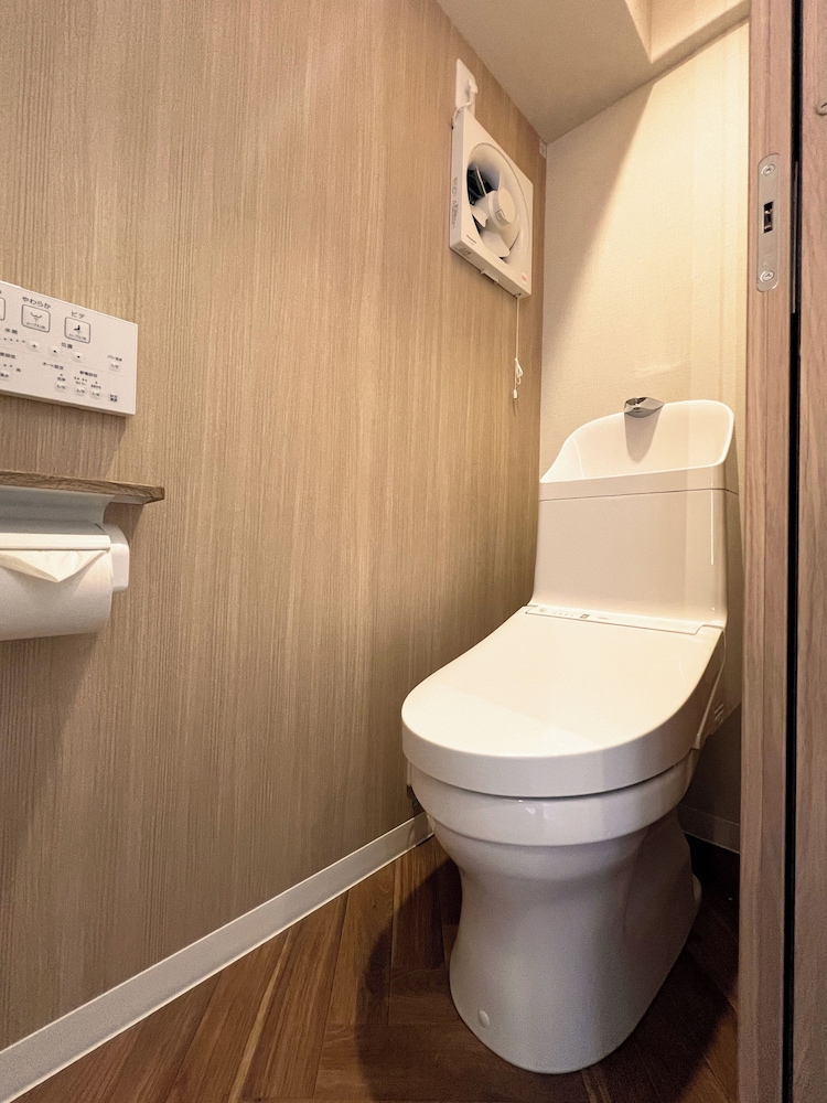 スーペリア 4 人部屋 バスルーム1 | 大阪えびすホテル