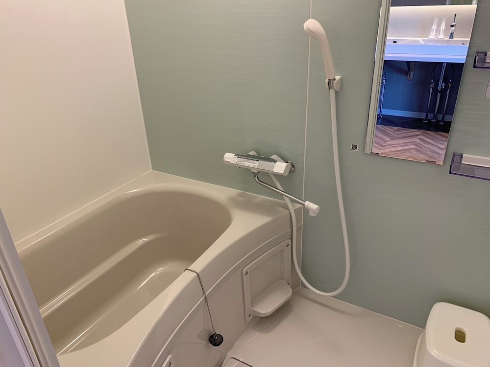 シティ 4 人部屋 バスルーム3 | 大阪えびすホテル