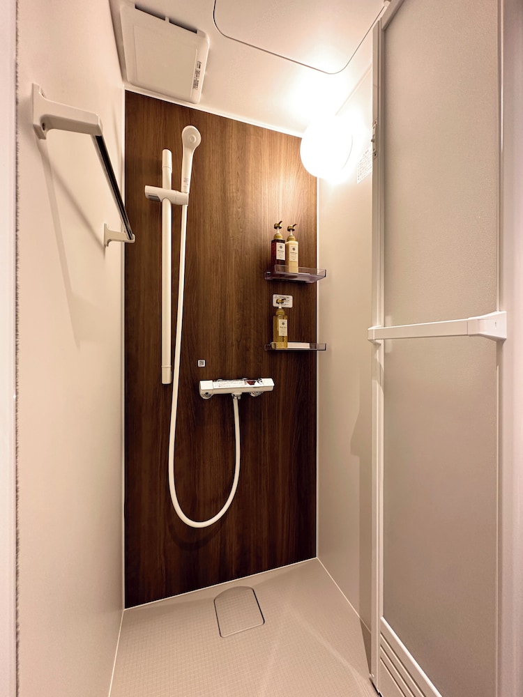 スーペリア ダブルルーム バスルーム1 | 大阪えびすホテル