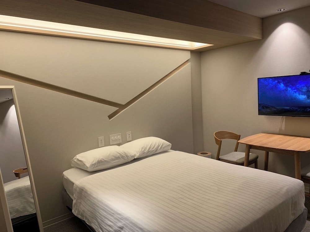 デラックス ダブルルーム 客室1 | 大阪えびすホテル