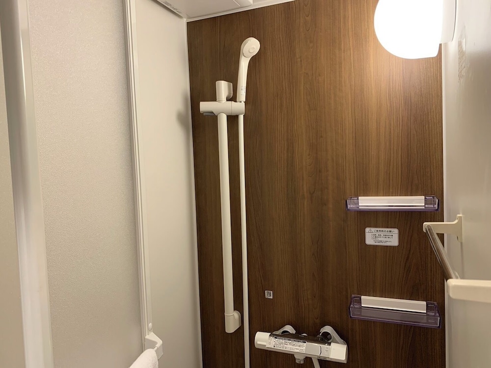 デラックス ダブルルーム バスルーム1 | 大阪えびすホテル