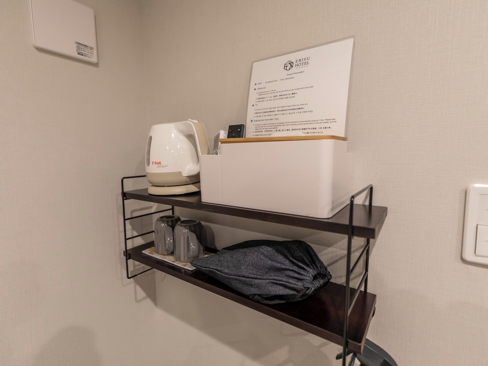 スタンダード ツインルーム シングルベッド 2 台 禁煙 客室18 | 大阪えびすホテル