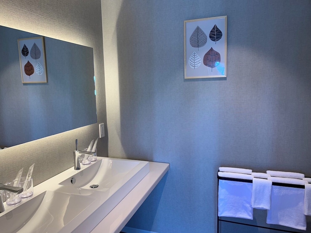 シティ 4 人部屋 バスルーム1 | 大阪えびすホテル