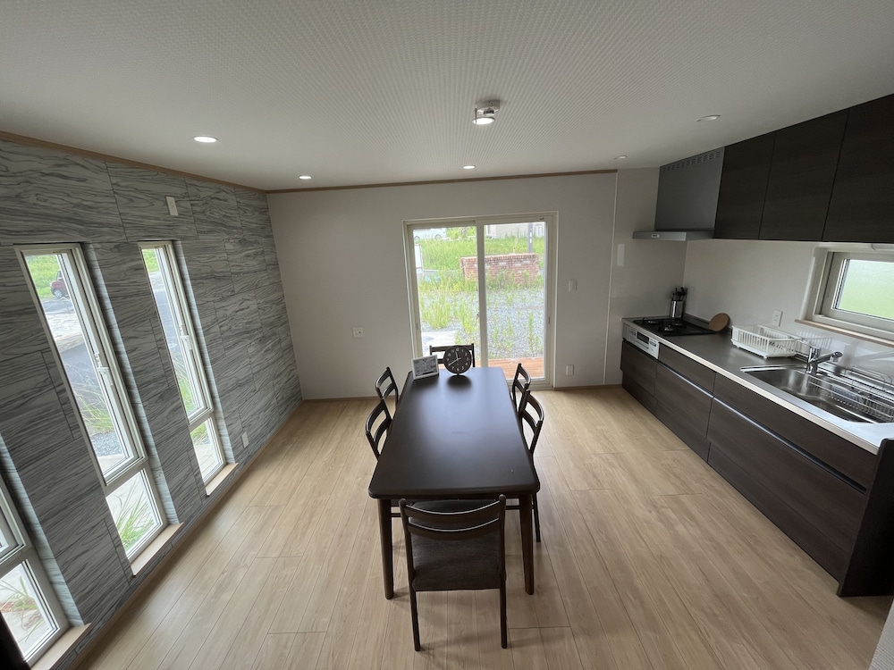 ベーシック アパートメント リビング エリア0 | 白浜貸別荘SS2-76