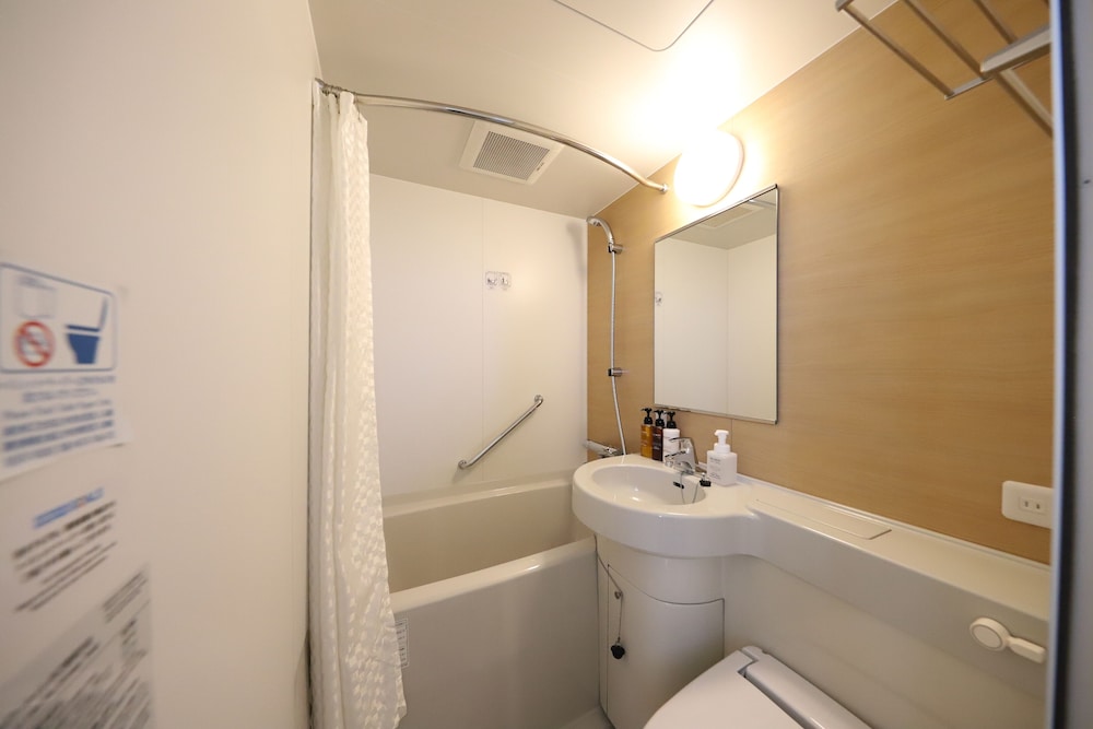 ダブルルーム バスルーム0 | スマイルホテル品川泉岳寺駅前