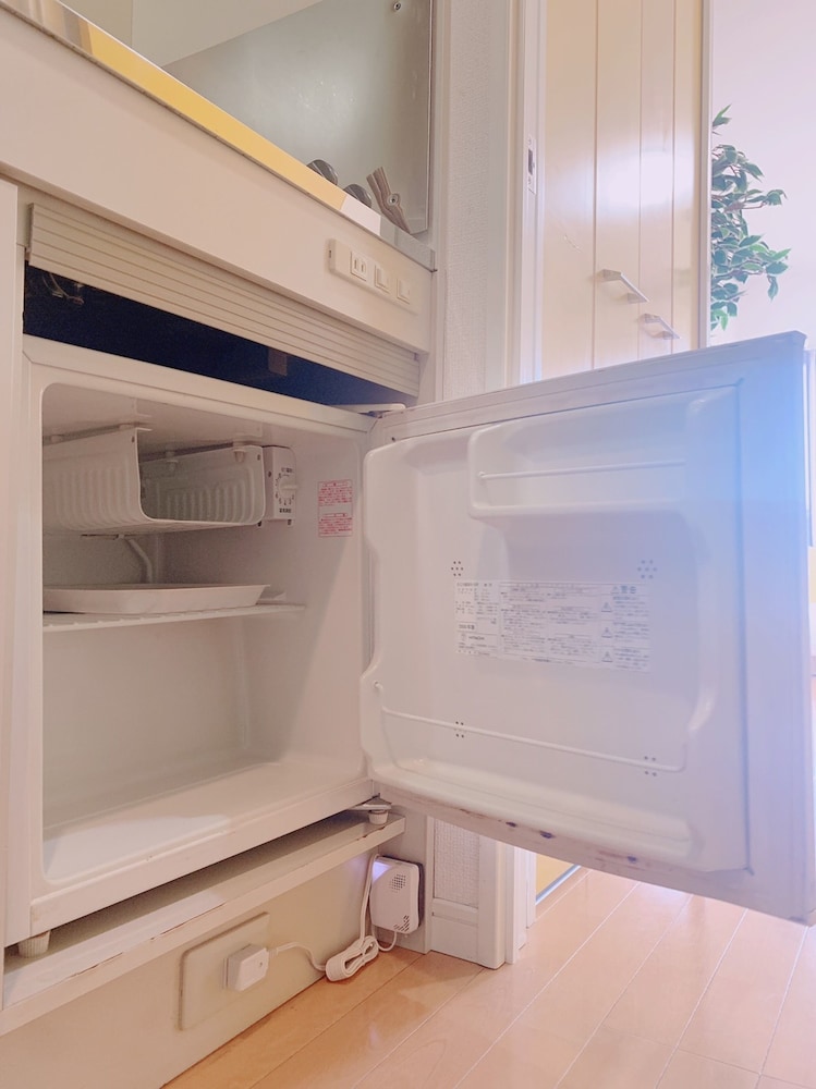 スタンダード 4 人部屋 小型冷蔵庫0 | ピコロ博多