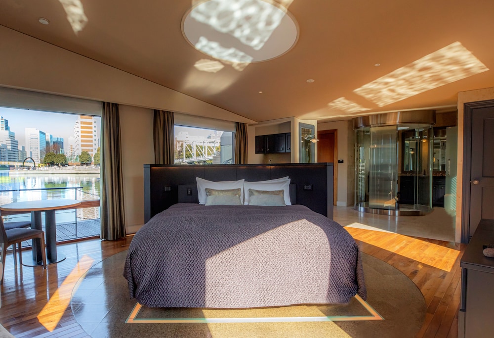 ラグジュアリー ダブルルーム シービュー 客室3 | PETALS TOKYO - Floating Hotel