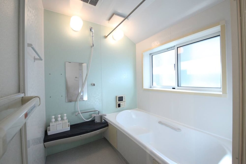 ベーシック ハウス 3 ベッドルーム 禁煙 バスルーム0 | 浦安3階建て戸建て_H190