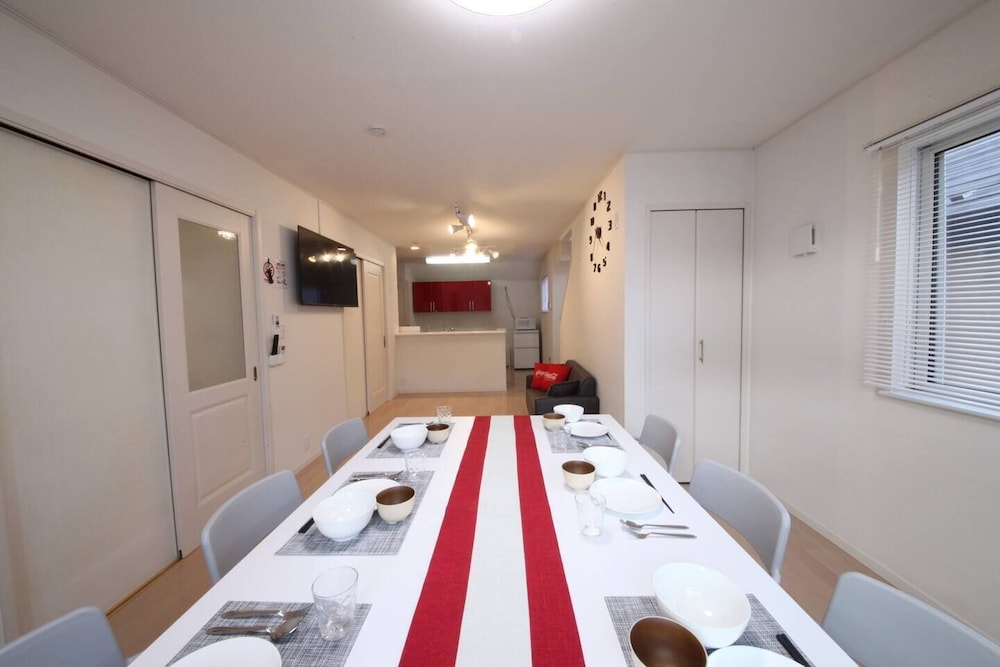 ベーシック ハウス 3 ベッドルーム 禁煙 リビング エリア1 | 浦安3階建て戸建て_H190