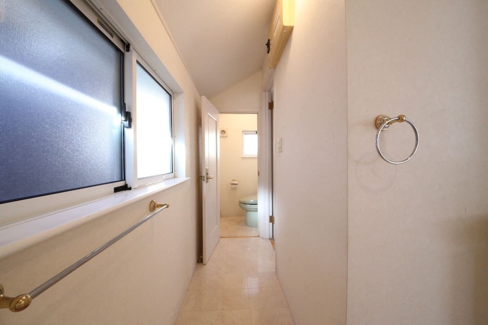 ベーシック ハウス 3 ベッドルーム 禁煙 バスルーム3 | 浦安3階建て戸建て_H190