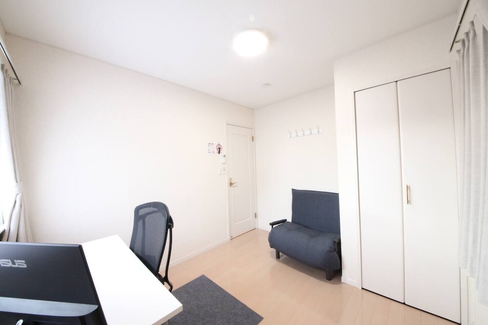 ベーシック ハウス 3 ベッドルーム 禁煙 客室2 | 浦安3階建て戸建て_H190