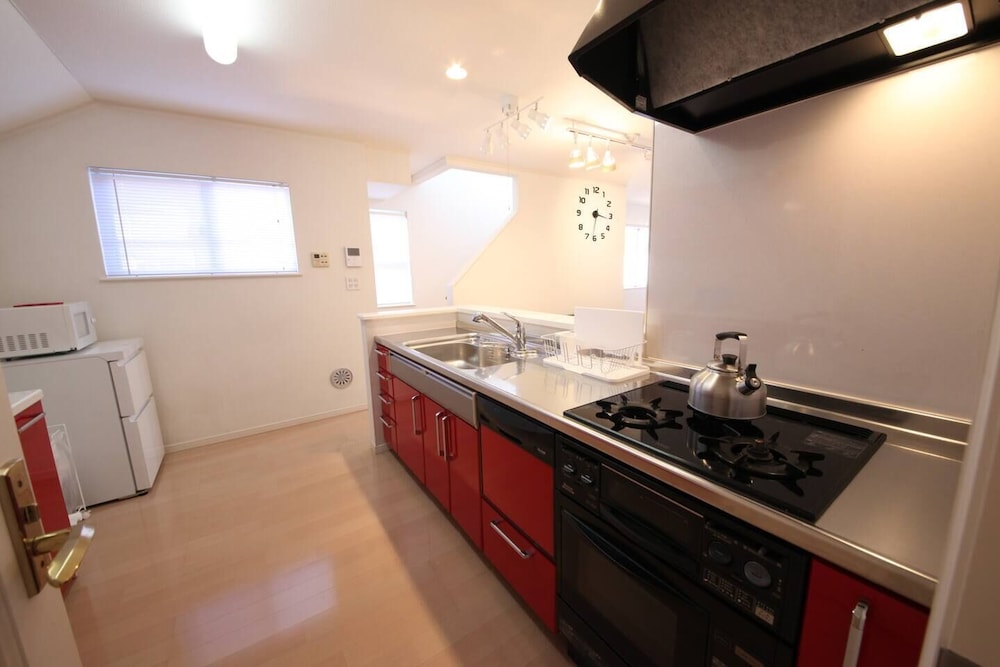 ベーシック ハウス 3 ベッドルーム 禁煙 専用キッチン1 | 浦安3階建て戸建て_H190