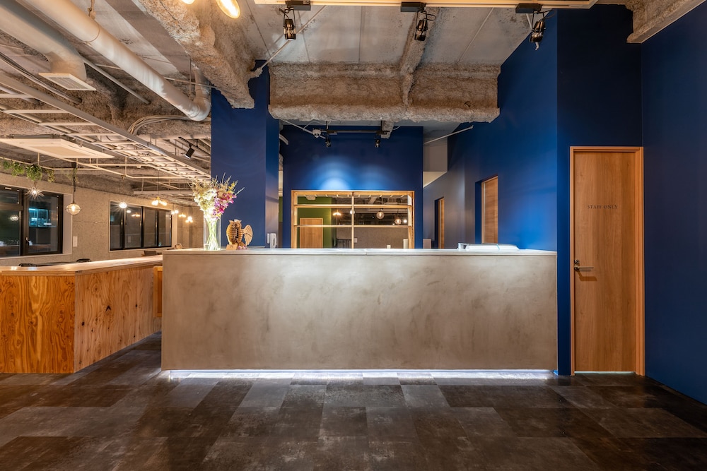 フロント1 | WISE OWL HOSTELS SAPPORO