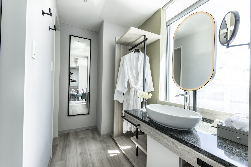 デラックス ルーム キングベッド 1 台 (Yu Standard Floor) 客室1 | センタラ グランドホテル 大阪