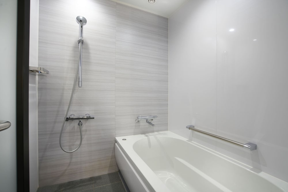 ルーム コーナー (Yu Standard Floor) バスルーム0 | センタラ グランドホテル 大阪