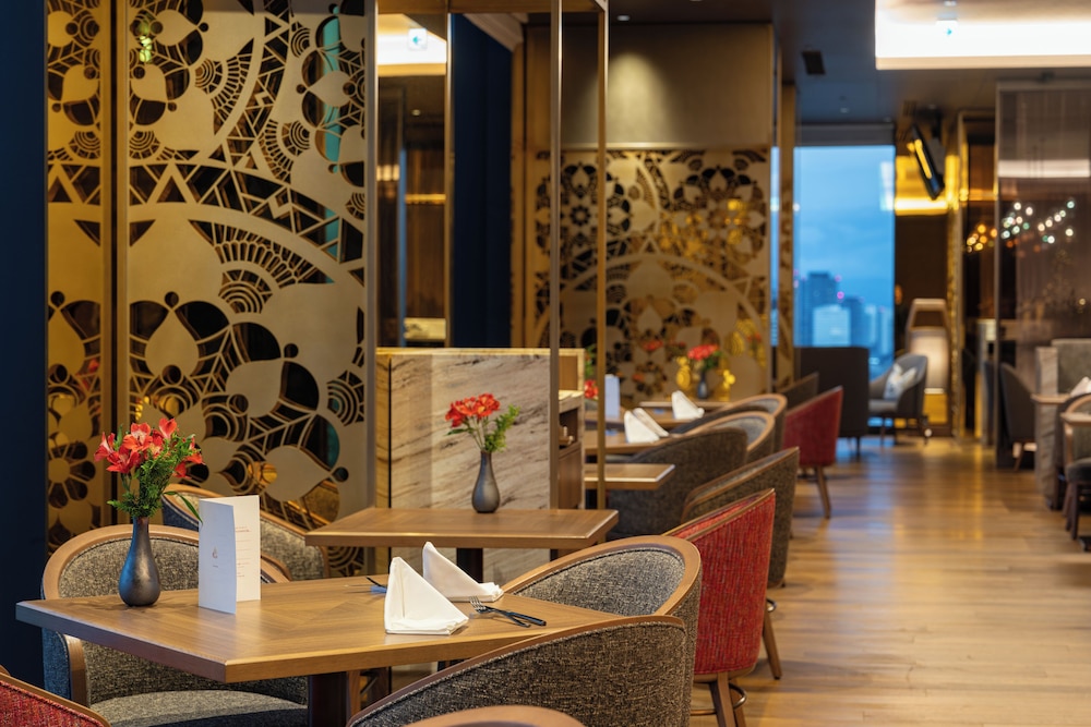 デラックス ツインルーム (Miyabi Club Floor) エグゼクティブ ラウンジ15 | センタラ グランドホテル 大阪