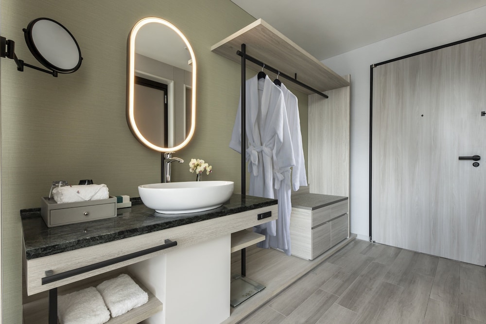 デラックス ツインルーム (Yu Standard Floor) 客室2 | センタラ グランドホテル 大阪