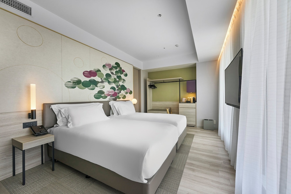 デラックス ツインルーム (Yu Standard Floor) 客室7 | センタラ グランドホテル 大阪