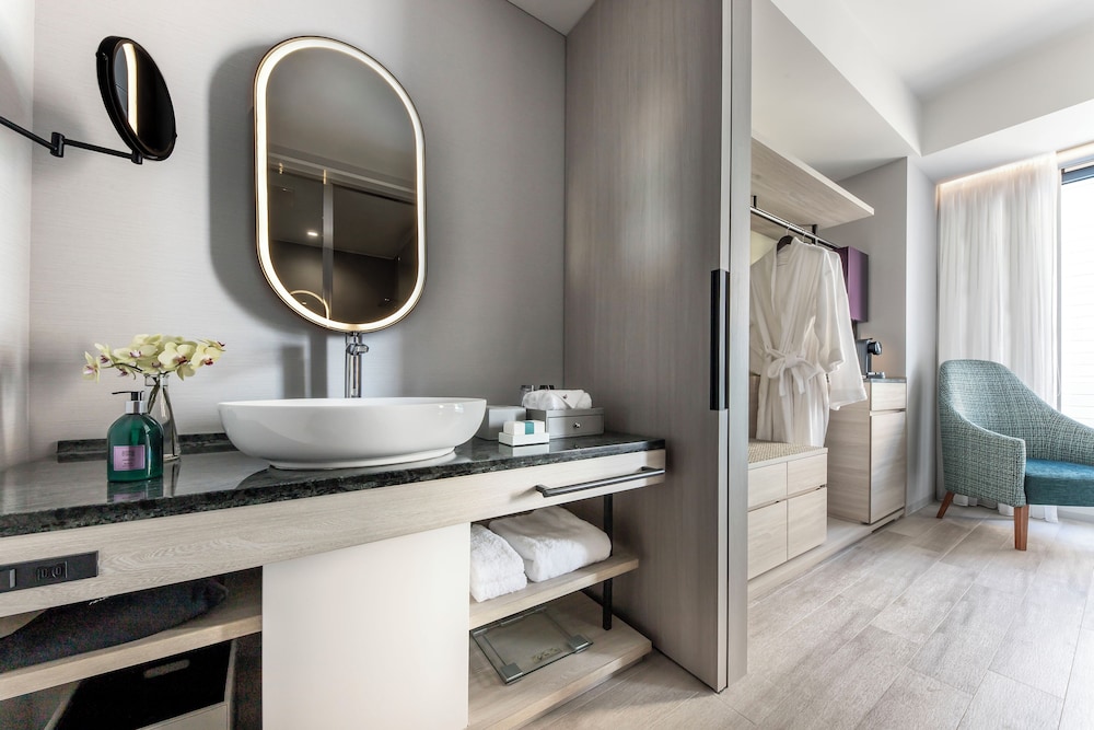 デラックス ツインルーム (Yu Standard Floor) バスルーム0 | センタラ グランドホテル 大阪