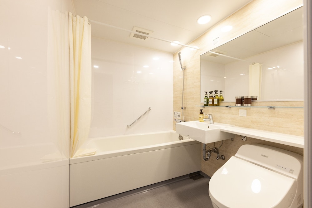 デラックスツインルーム バスルーム0 | KOKO HOTEL 大阪新世界