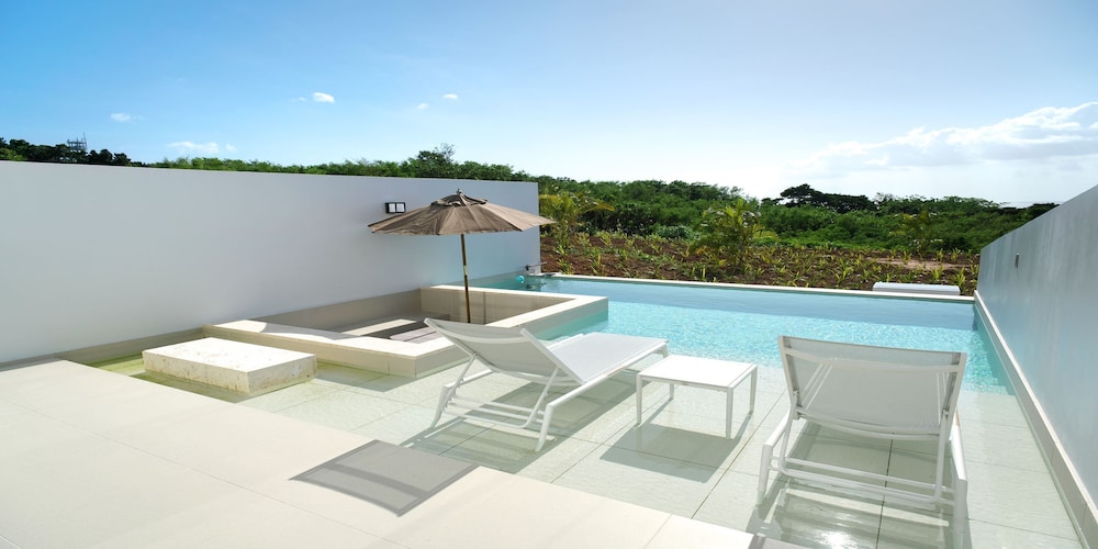 デラックス ヴィラ テラス / パティオ2 | ADANRESORT LANA Villa Suite