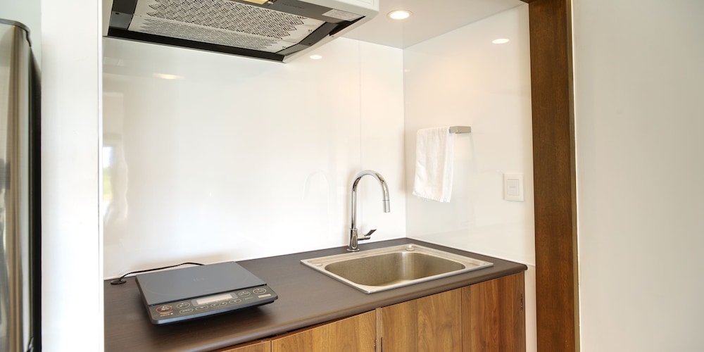 デラックス ヴィラ 専用キッチン0 | ADANRESORT LANA Villa Suite