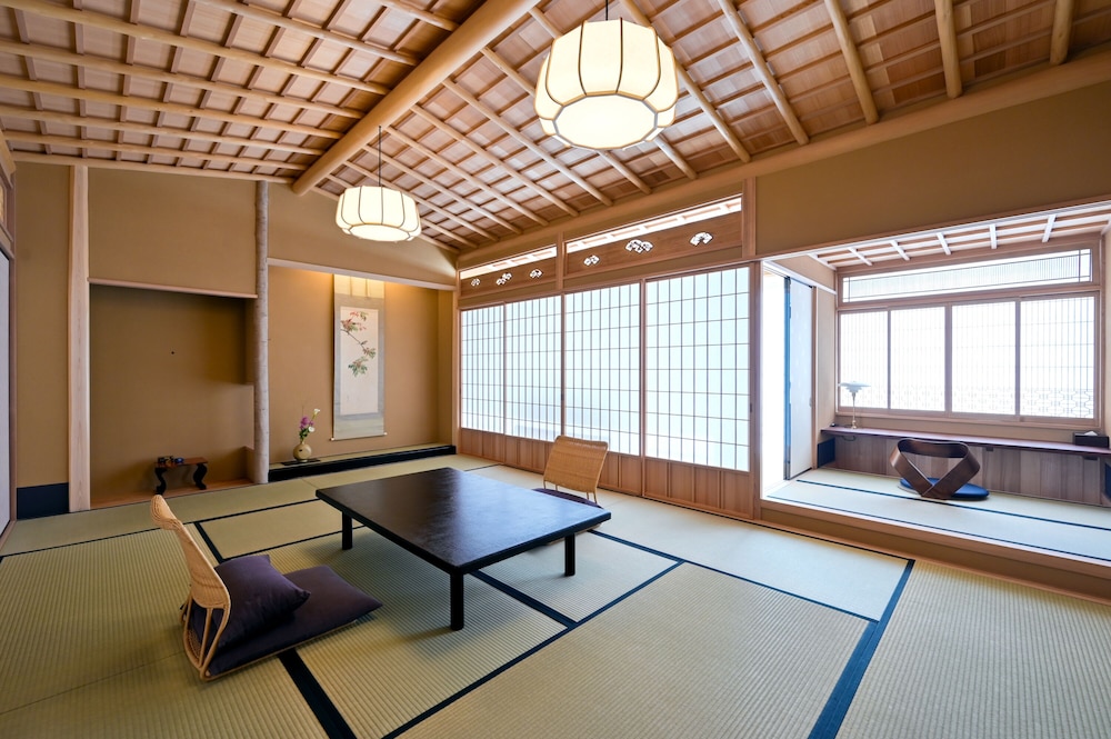 【特別室|Y】源泉◆踏込+12畳+8畳+広縁+書院(79平米) リビング エリア1 | 湯河原温泉 ふきや