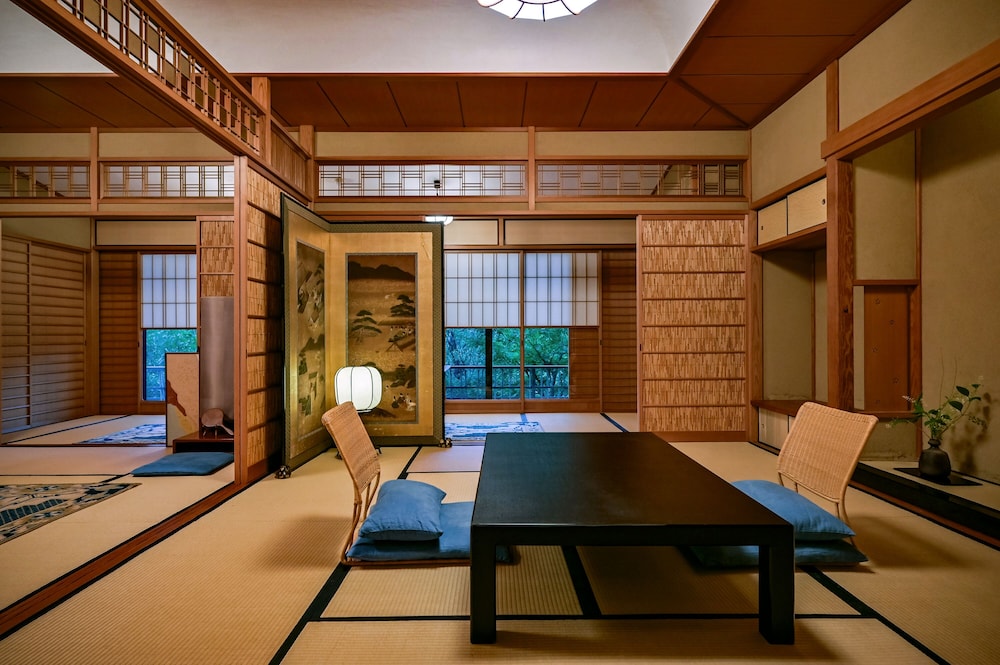 【特別室|A】源泉内湯◆踏込+10畳+8畳+広縁/角部屋(74平米以上) 客室2 | 湯河原温泉 ふきや