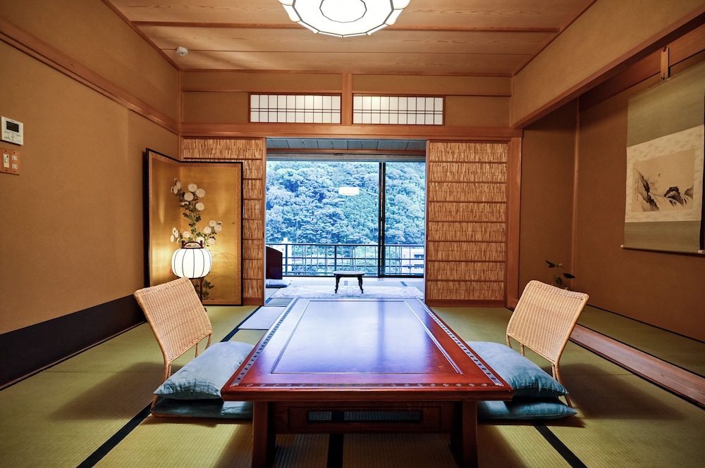 【優雅客室|B】源泉内湯◆踏込+和室10畳+6畳+広縁(56平米以上) 客室8 | 湯河原温泉 ふきや