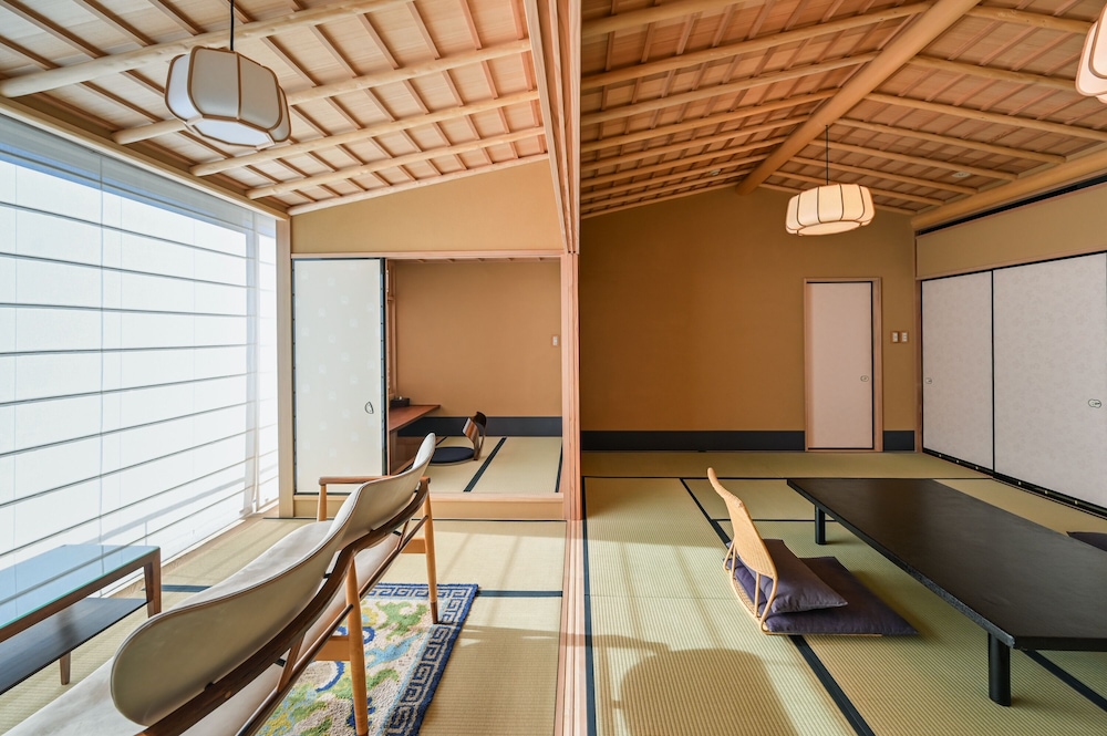 【特別室|Y】源泉◆踏込+12畳+8畳+広縁+書院(79平米) 客室5 | 湯河原温泉 ふきや