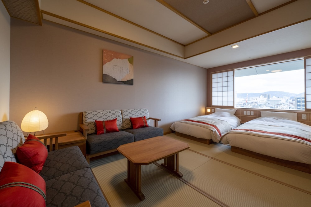 ベーシック 4 人部屋 ベッド (複数台) 禁煙 シティビュー 客室2 | 京都 梅小路 花伝抄