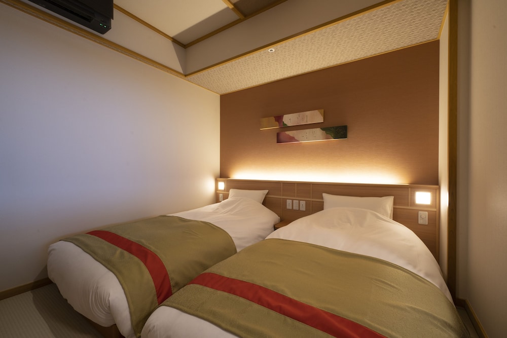 ベーシック 4 人部屋 ベッド (複数台) 禁煙 シティビュー 客室3 | 京都 梅小路 花伝抄