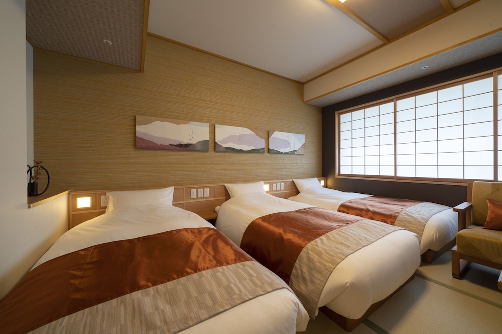 トリプルルーム 禁煙 (シャワー付) 客室1 | 京都 梅小路 花伝抄