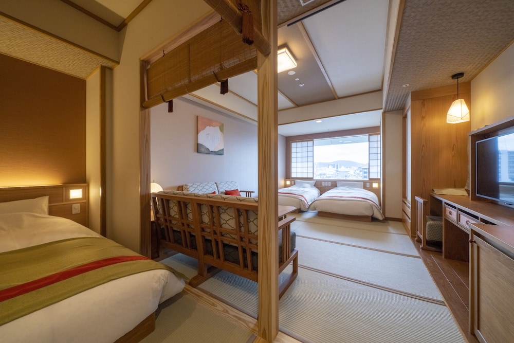 ベーシック 4 人部屋 ベッド (複数台) 禁煙 シティビュー 客室4 | 京都 梅小路 花伝抄